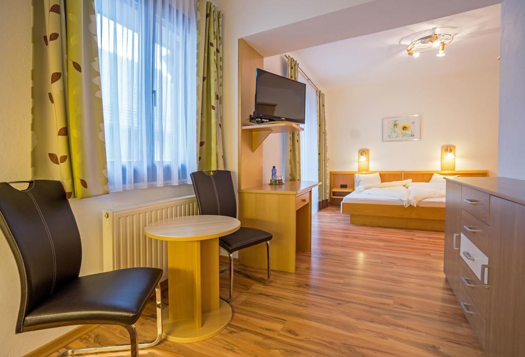Hotel Haus Stampfer Weissensee Camera foto