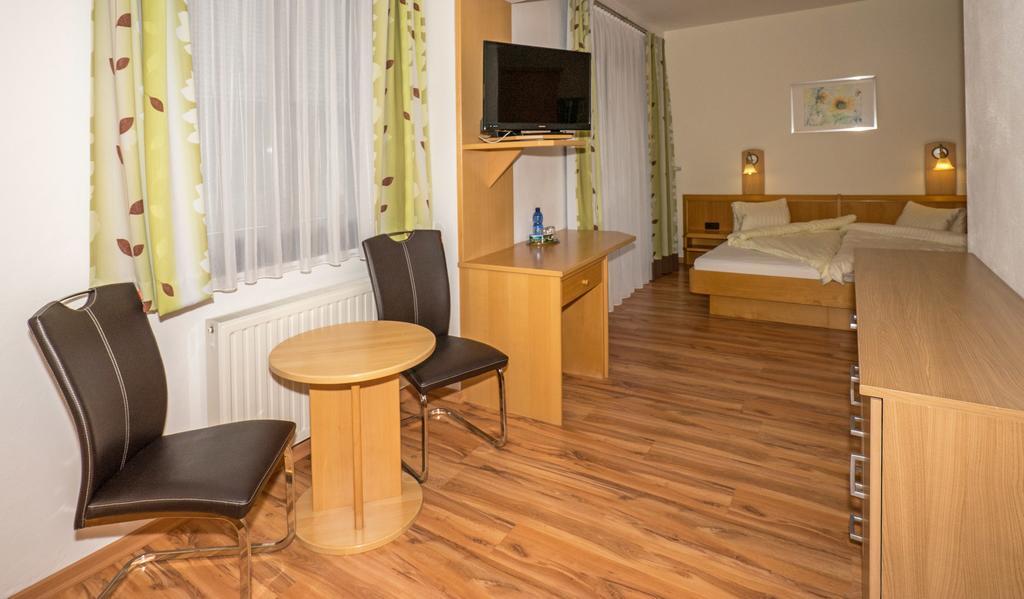 Hotel Haus Stampfer Weissensee Esterno foto